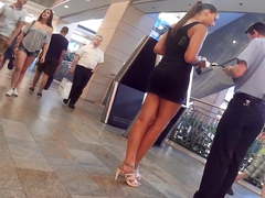 Long leg mall girl
