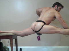 Flexible CUMMING muscle man!!!!